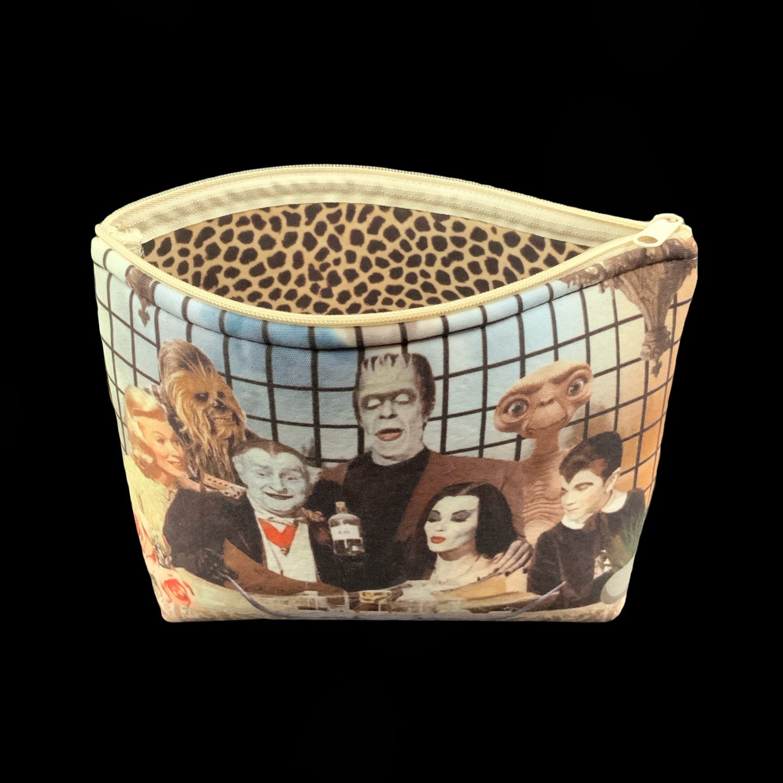 Neceser cena munsters chewbacca y et 2 neceser de neopreno con estampación collage de diseño propio de los munsters, vista interior