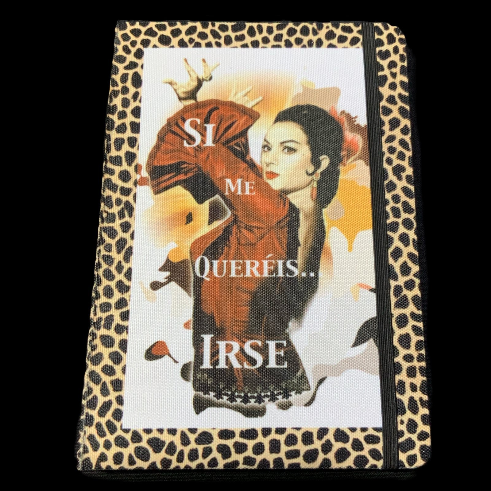 Libreta Lola Flores 1 libreta bloc, Lola Flores, tapas rígidas elaboradas en suave tejido rpet de plástico reciclado, ligera, y respetuosa con el medio ambiente 100 hojas
