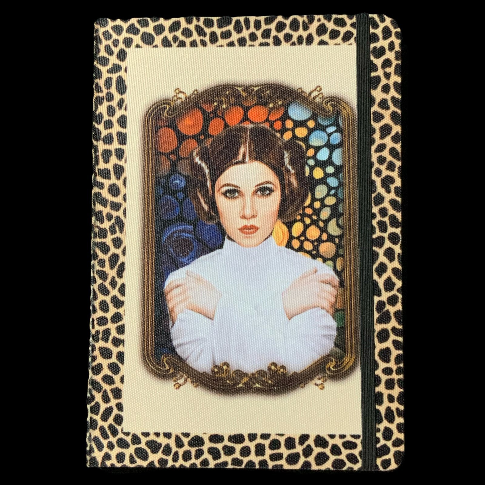 Libreta Princesa Leia 1 libreta bloc, Princesa Leia, tapas rígidas en suave tejido rpet de plástico reciclado, ligera, y respetuosa con el medio ambiente 100 hojas