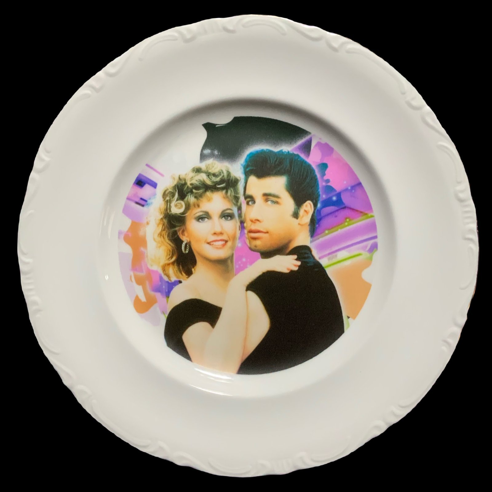 Plato decorativo grease 1 plato decorativo vintage con delicado filo dorado, modificado con ilustración/collage inspirado en la película Grease - decoracion - smaap