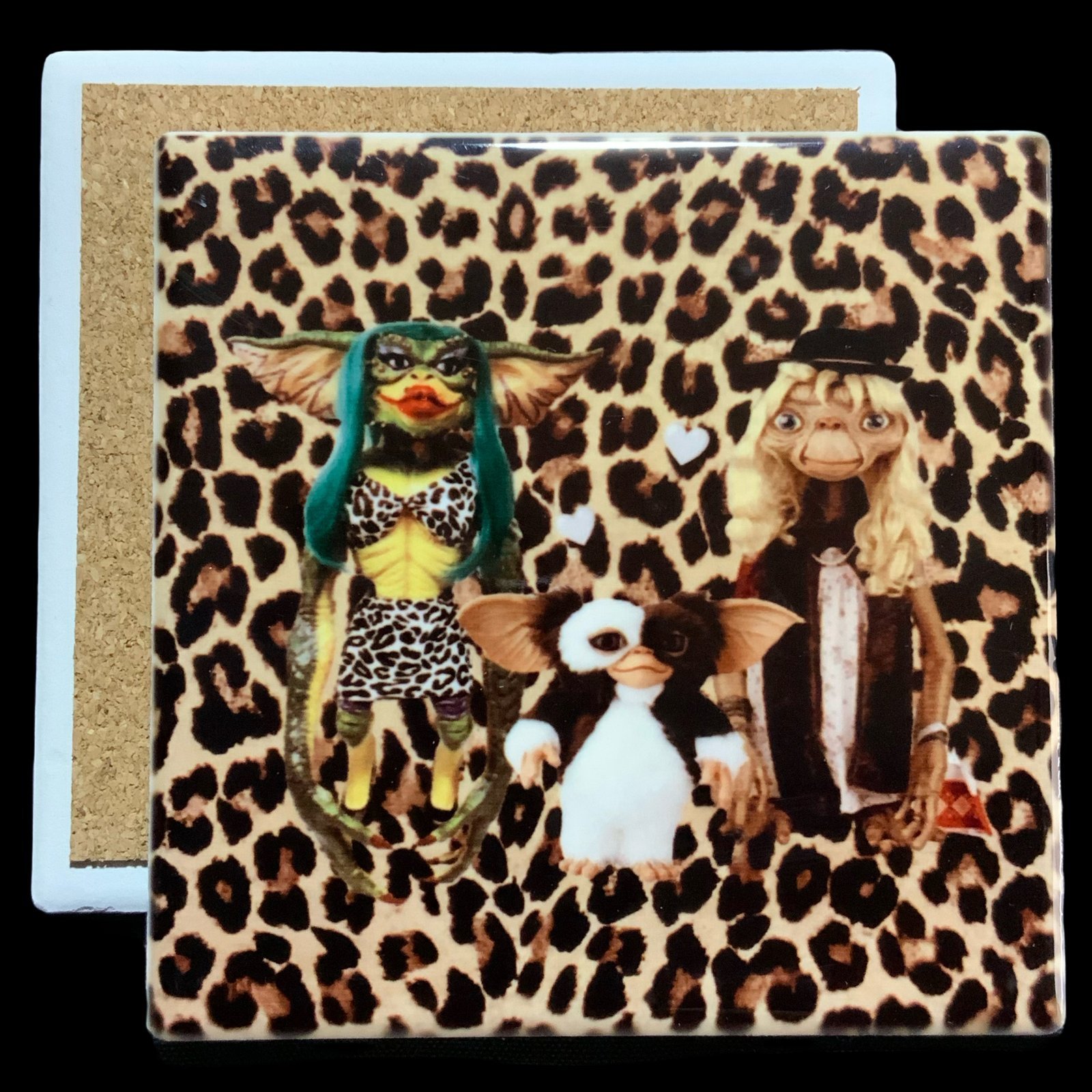 Posavasos Greta, E.t. y Gizmo 1 posavasos de ceramica con collage de los personajes e.t. greta y gizmo tamaño 10x10 cm - smaap