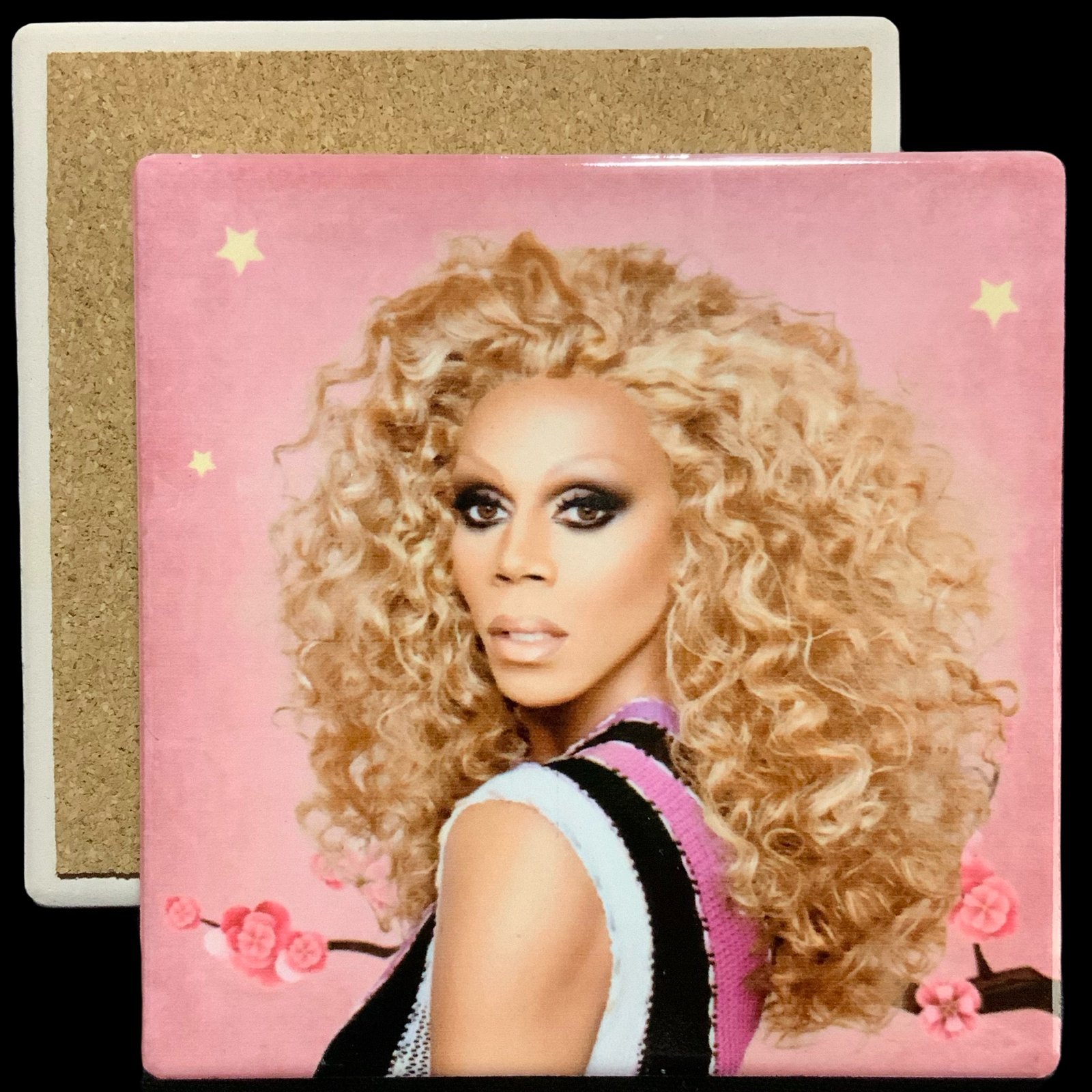 Posavasos Rupaul mod1 1 Posavasos de Cerámica con collage de rupaul pelo rizado - smaap