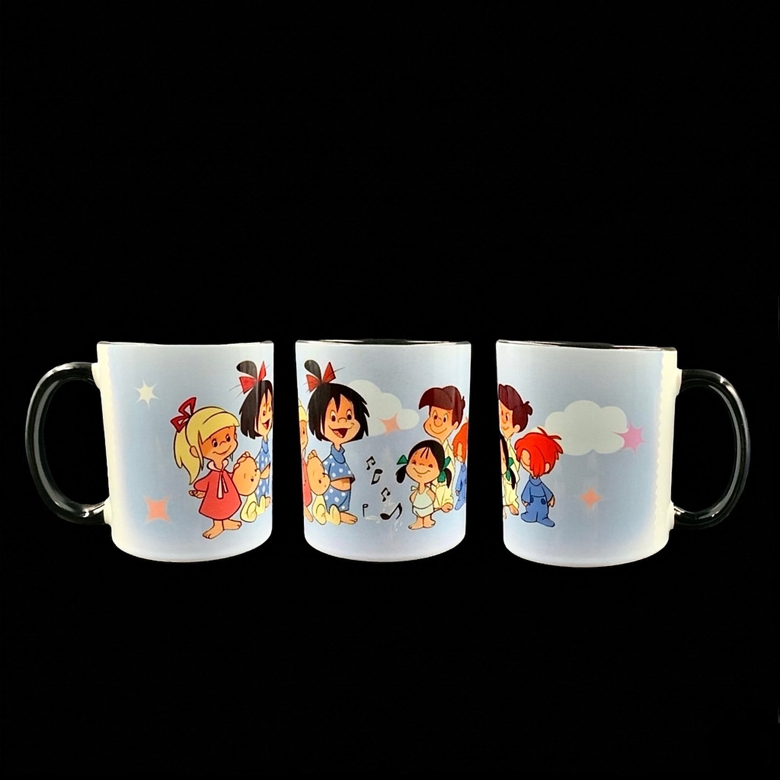 Taza familia Telerín azul 4 Taza Familia Telerin azul, vista general de todos sus lados, ceramica